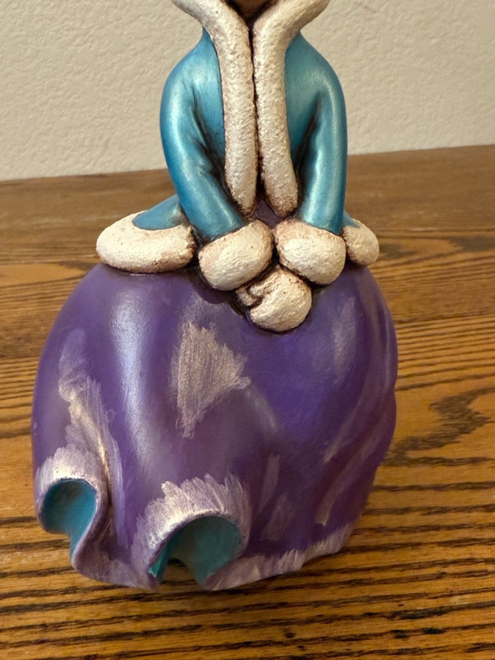 Vintage Atlantic Mold "Windswept Girl" Ceramic Caroler – Hand-Painted VTG WHIMSY - Picture 5 of 16